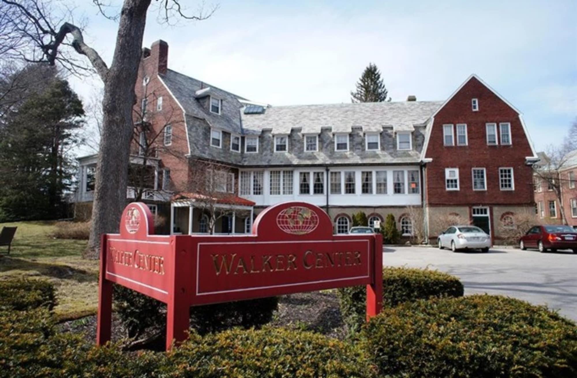 Walker Center Hotel Newton Exterior photo